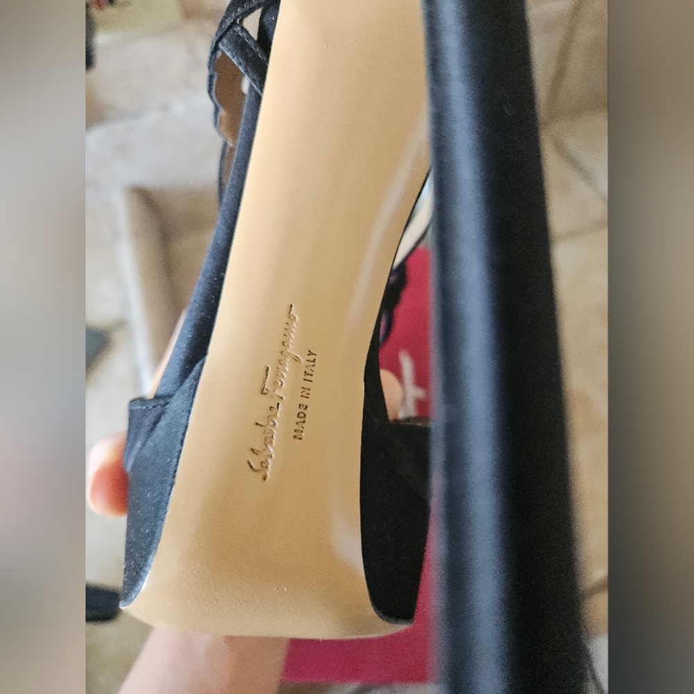 Heels - Picture 5 of 5